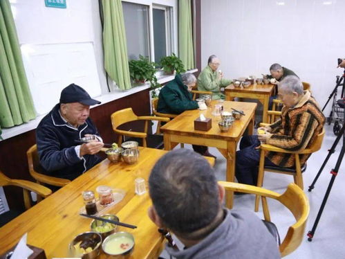 國家衛健委攝制組走進鄭州大學五附院，記錄老年人疫情防控“中國實踐”